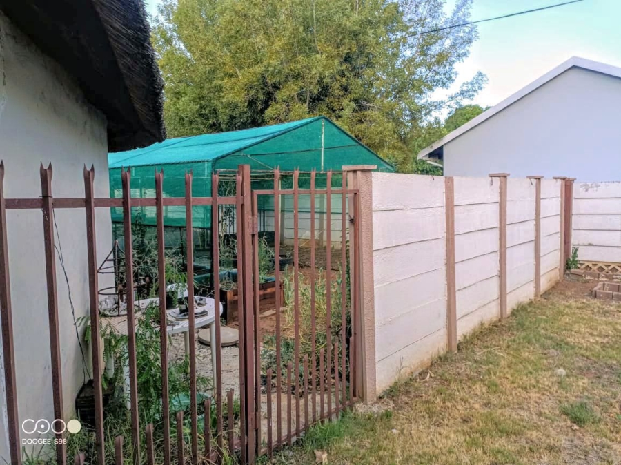4 Bedroom Property for Sale in Langenhovenpark Free State